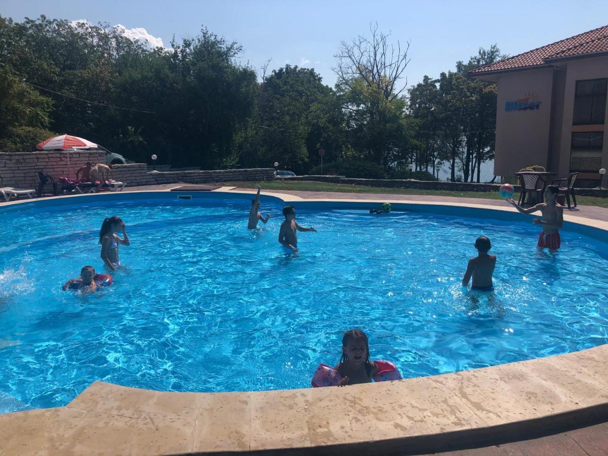 Bisser Hotel - Free Parking - Free Pool Access Балчик Экстерьер фото