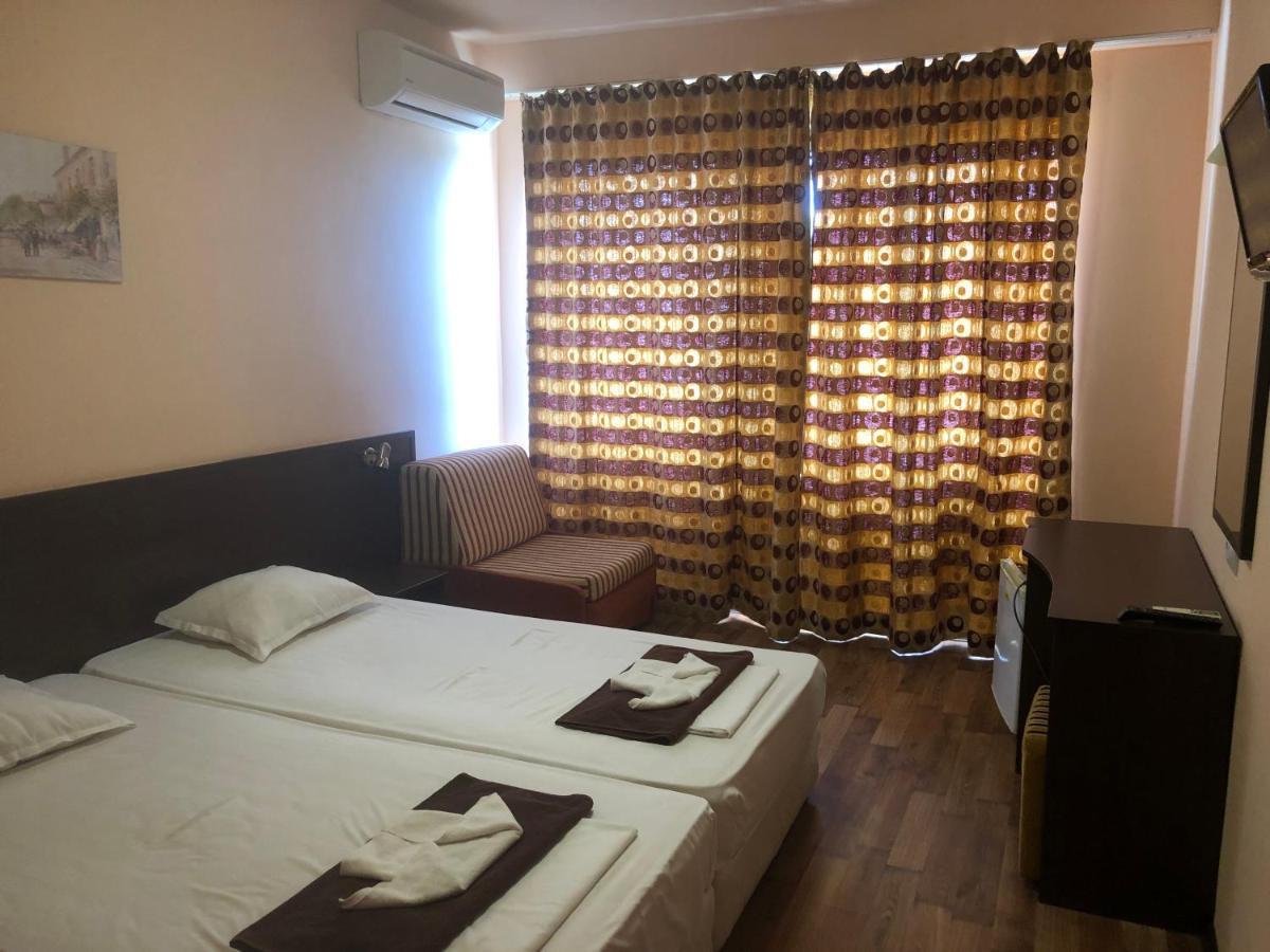 Bisser Hotel - Free Parking - Free Pool Access Балчик Экстерьер фото