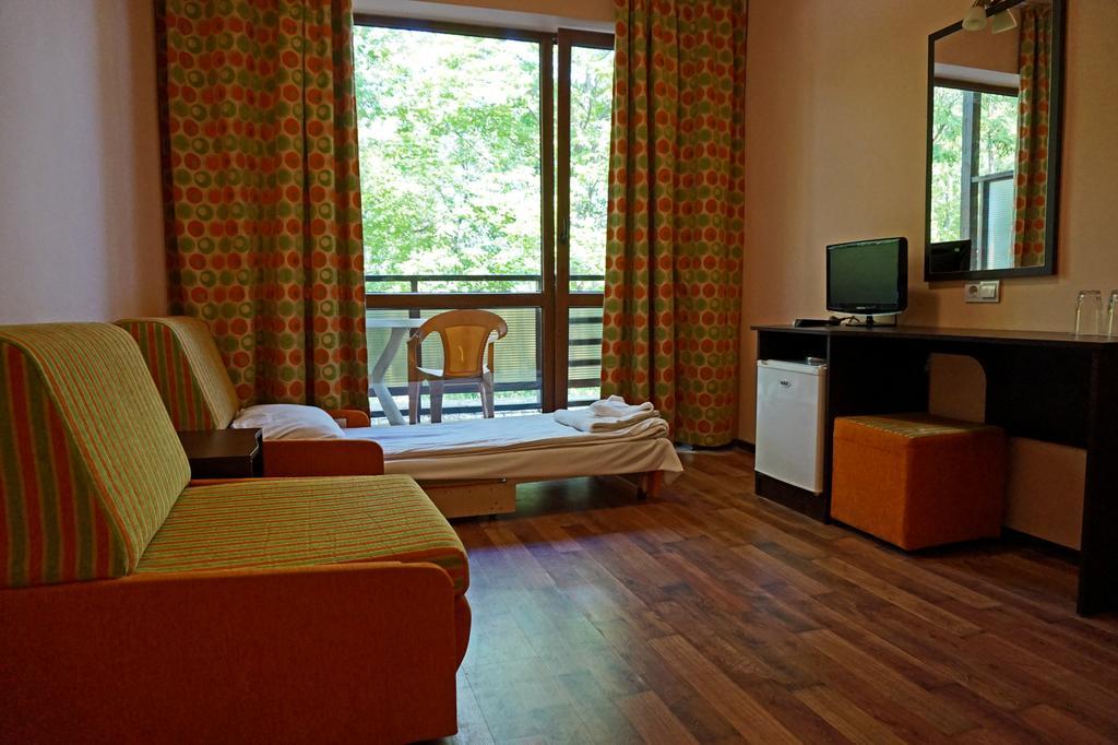 Bisser Hotel - Free Parking - Free Pool Access Балчик Экстерьер фото