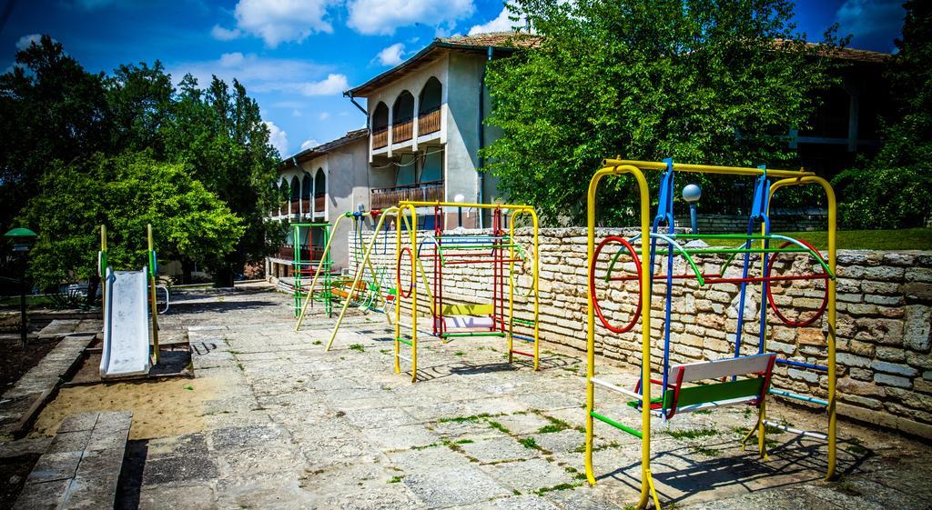 Bisser Hotel - Free Parking - Free Pool Access Балчик Экстерьер фото