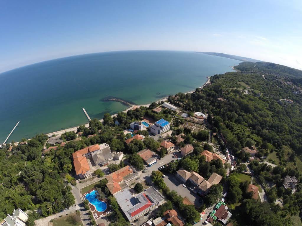 Bisser Hotel - Free Parking - Free Pool Access Балчик Экстерьер фото